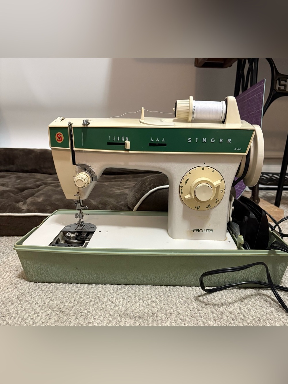 1970’s Singer 248 Facilita Sewing Machine